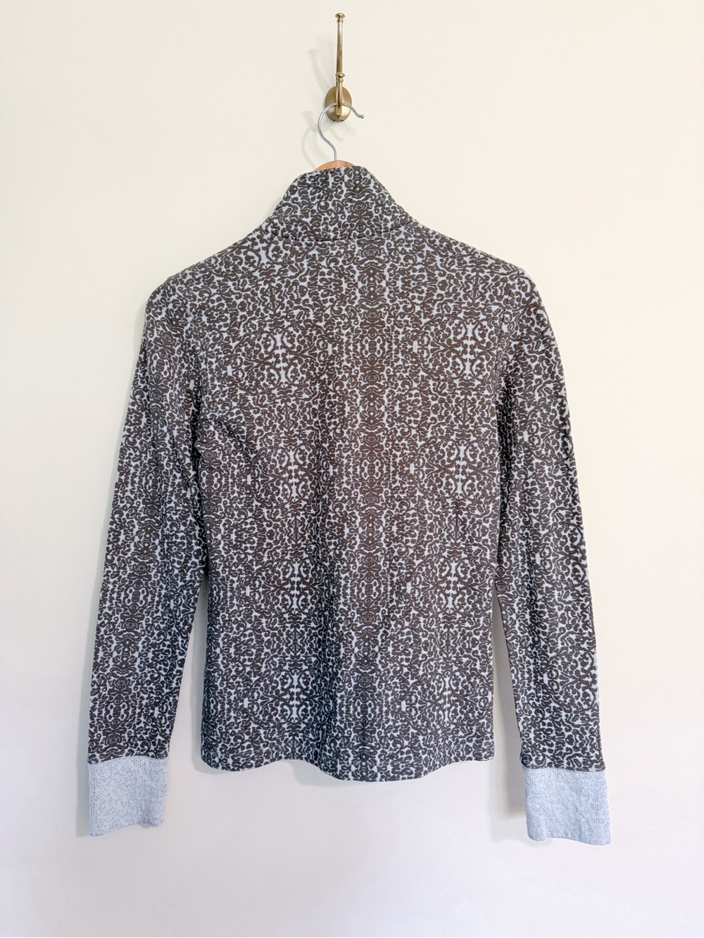 Kavu Patterned Pullover - Picture 4 of 6